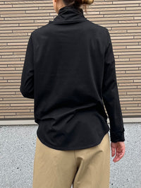 オフタートルカットソー ブラック