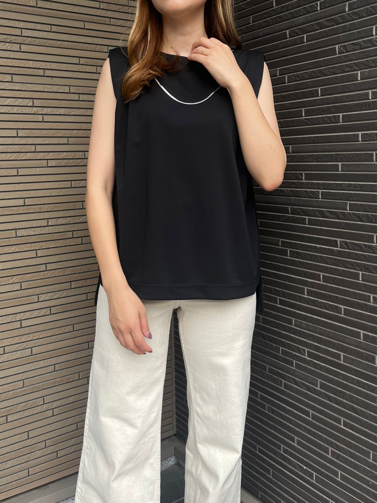 ネックレスモチーフ付カットソー ブラック