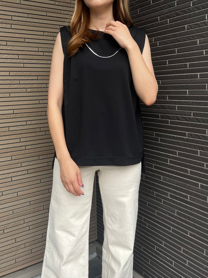 ネックレスモチーフ付カットソー ブラック