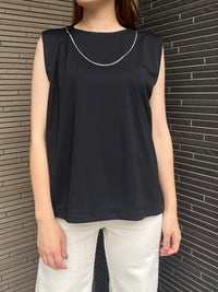 ネックレスモチーフ付カットソー ブラック