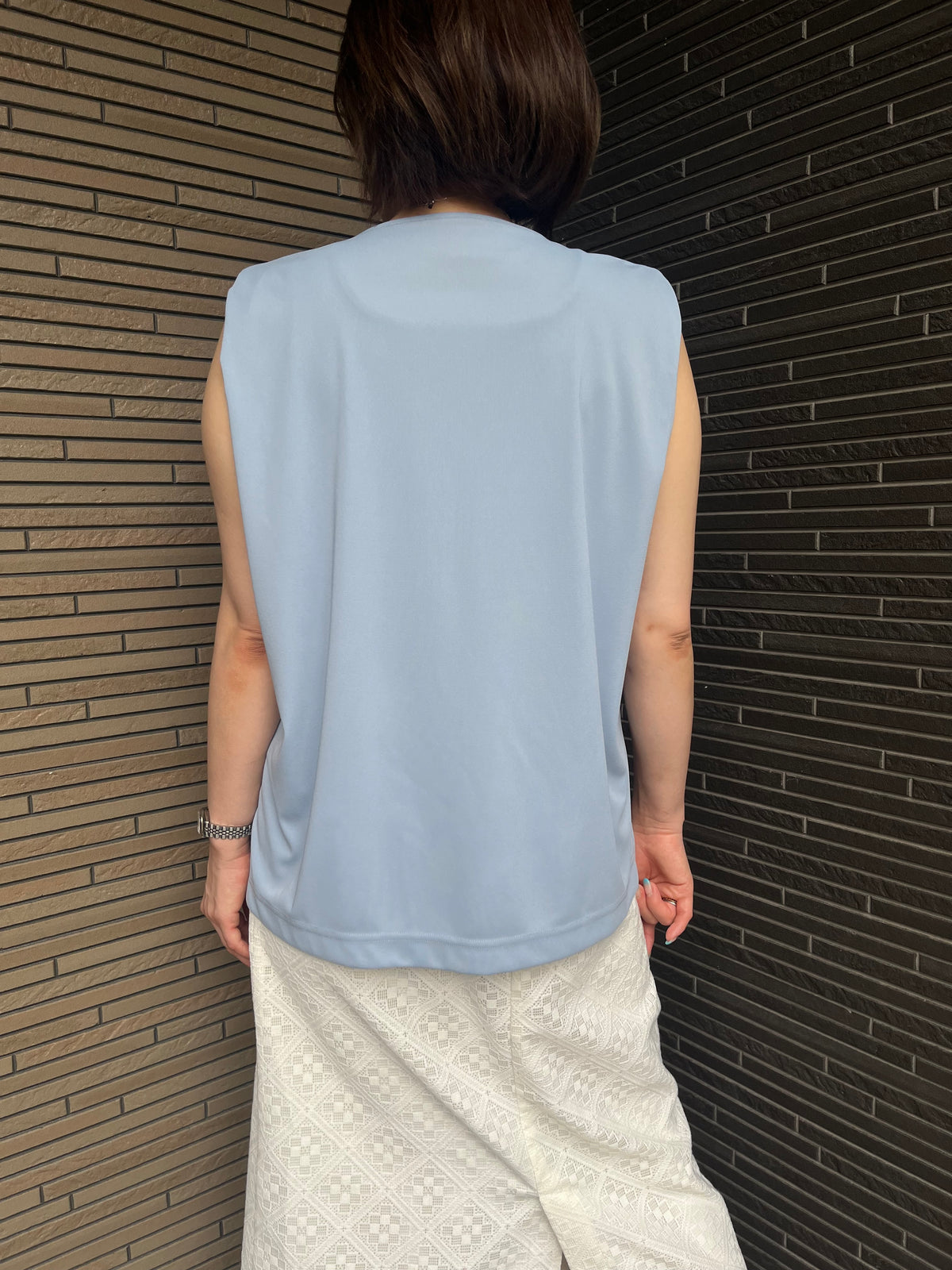 ネックレスモチーフ付カットソー アイスブルー