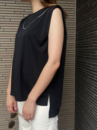 ネックレスモチーフ付カットソー ブラック