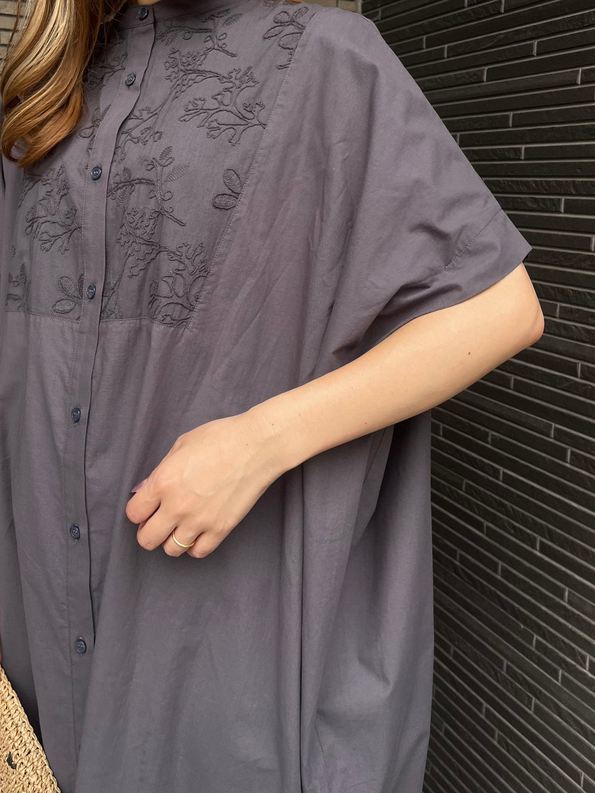 ボタニカル刺繍切替ワンピース チャコール